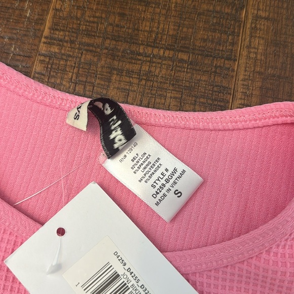 Dippin Daisy’s Joni Bikini Cropped Top Only in Pink - Picture 6 of 9